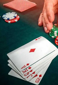 探索HHPOKER：奥马哈扑克的策略与技巧